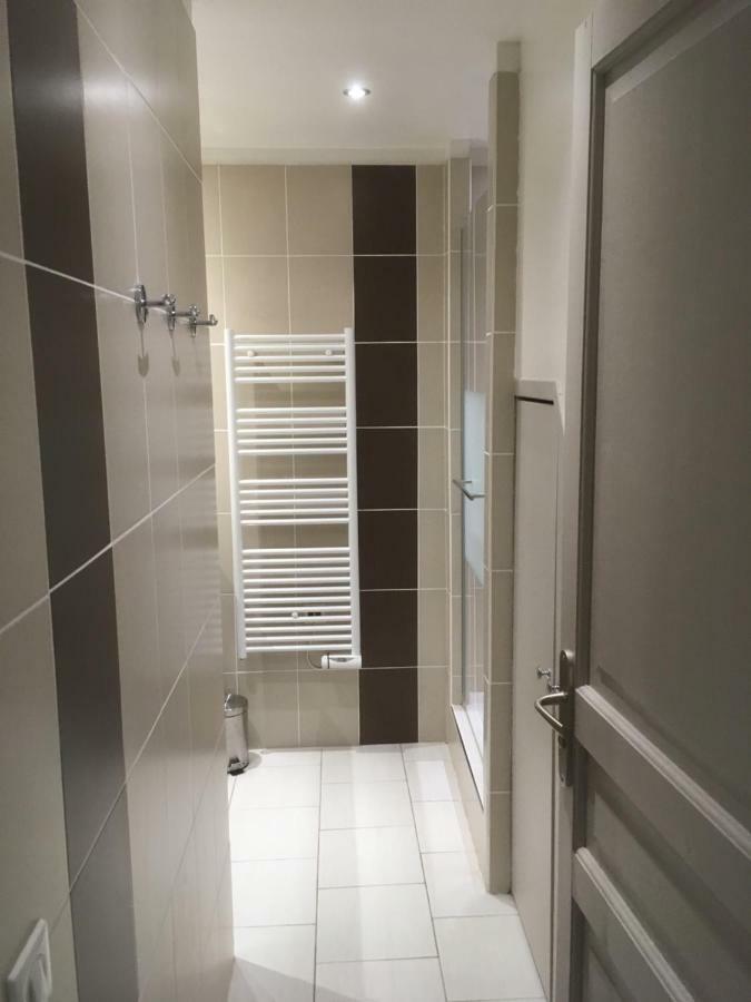 Au Tilleul Apartment Mezieres-sur-Seine Екстериор снимка