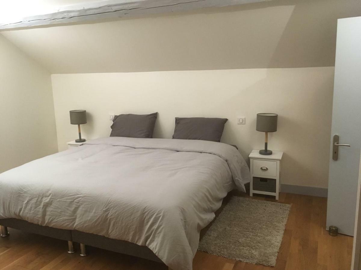 Au Tilleul Apartment Mezieres-sur-Seine Екстериор снимка